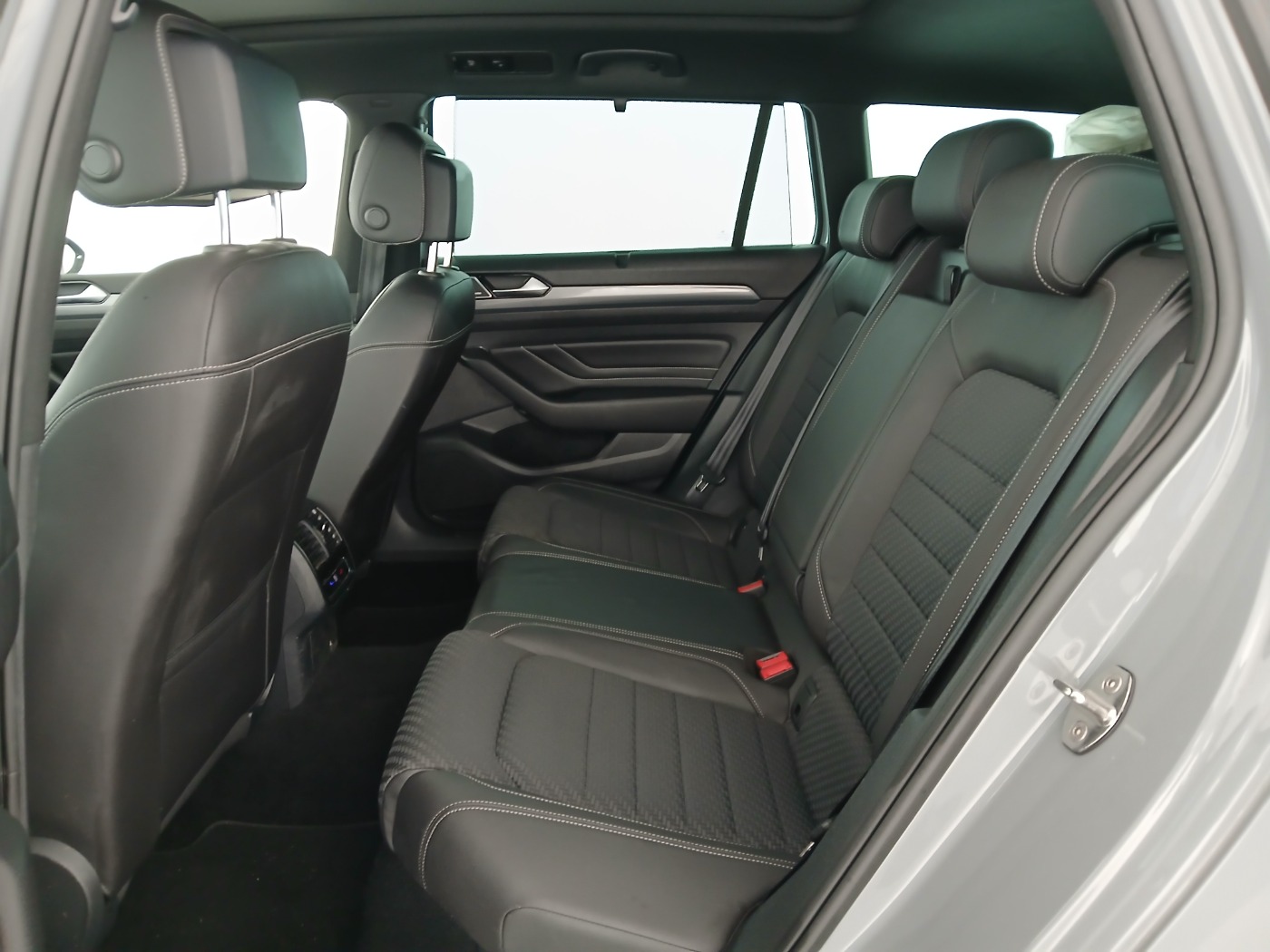 VW Passat Variant 2.0 TDI 4M Busi. DSG | Bild 28 von 30