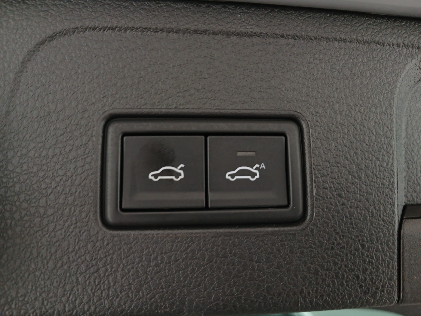 VW Passat Variant 2.0 TDI 4M Busi. DSG | Bild 30 von 30