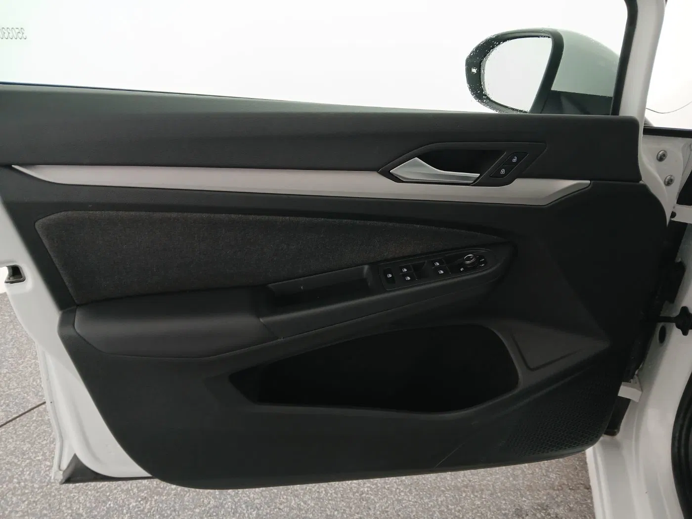 VW Golf VIII Var. 2.0 TDI DSG Life | Bild 7 von 22