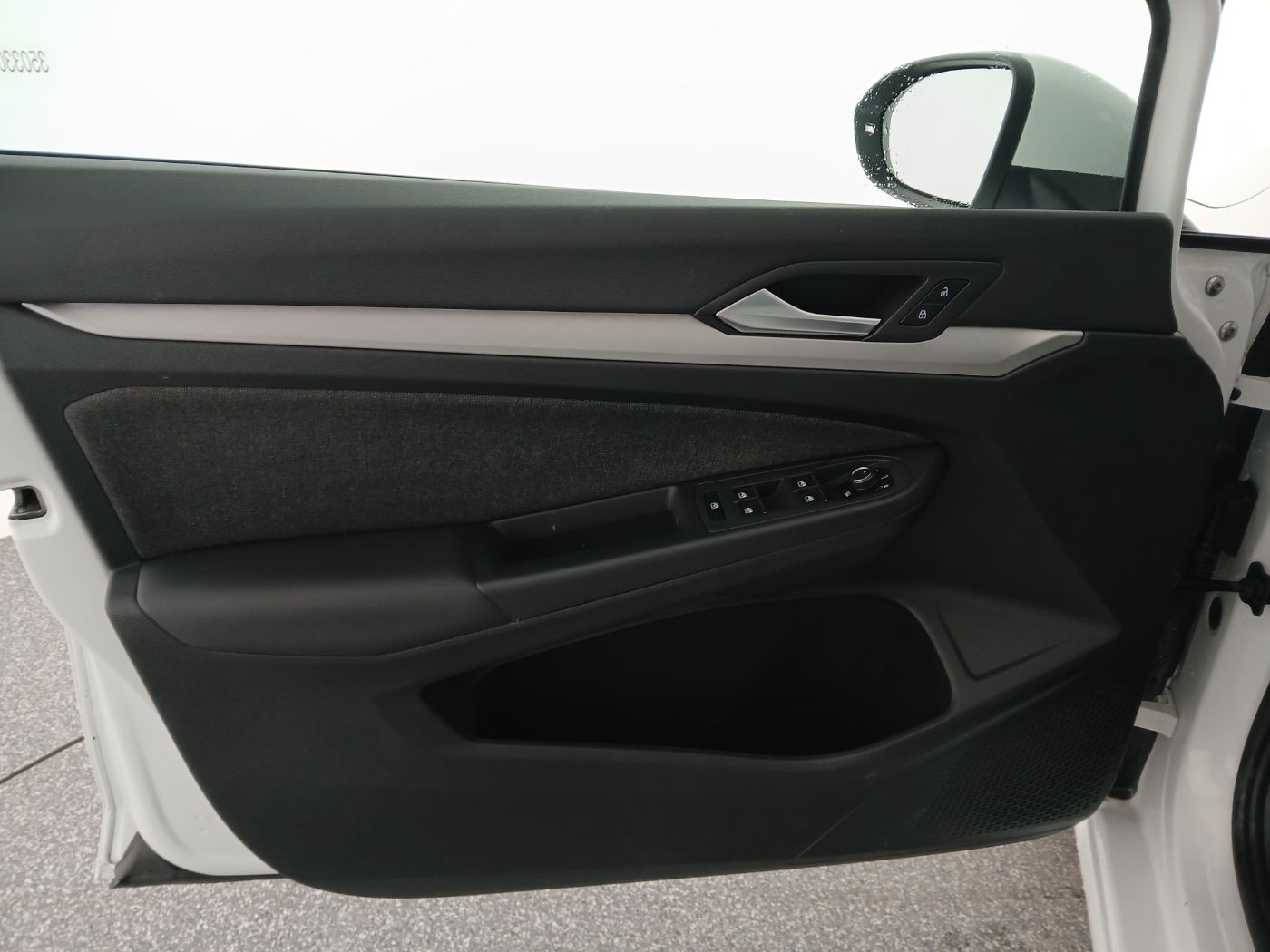 VW Golf VIII Var. 2.0 TDI DSG Life | Bild 7 von 22