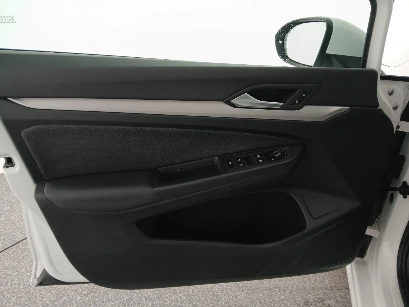 VW Golf VIII Var. 2.0 TDI DSG Life | Bild 7 von 22