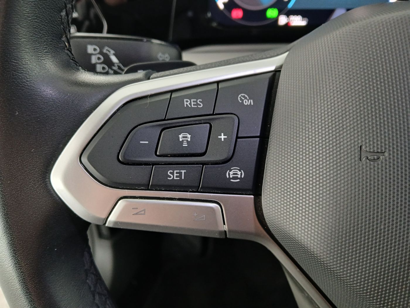 VW Golf VIII Var. 2.0 TDI DSG Life | Bild 13 von 22
