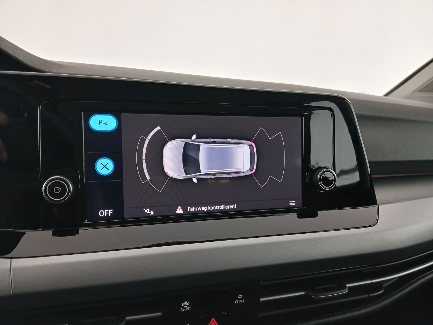 VW Golf VIII Var. 2.0 TDI DSG Life | Bild 18 von 22