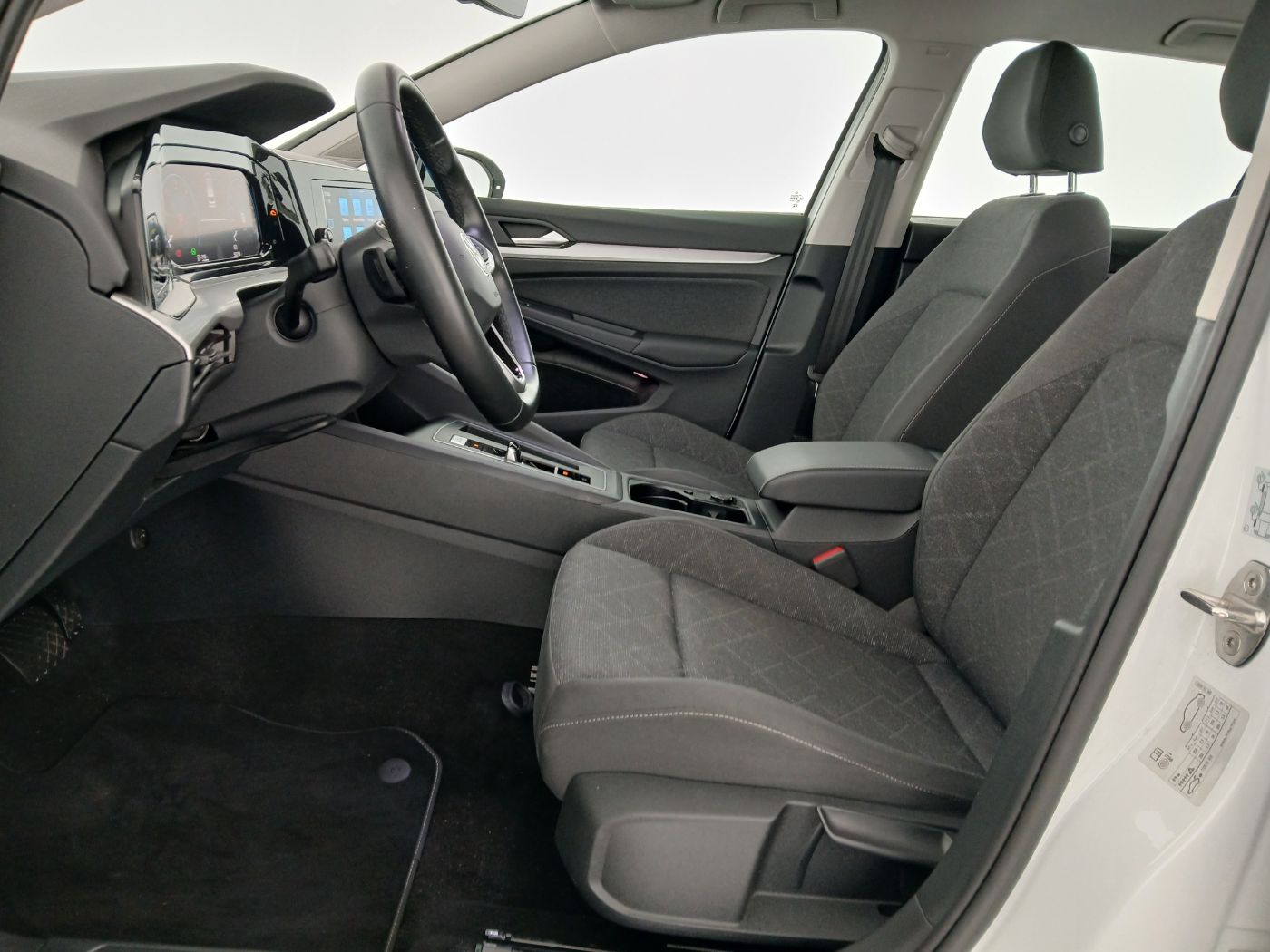 VW Golf VIII Var. 2.0 TDI DSG Life | Bild 10 von 22