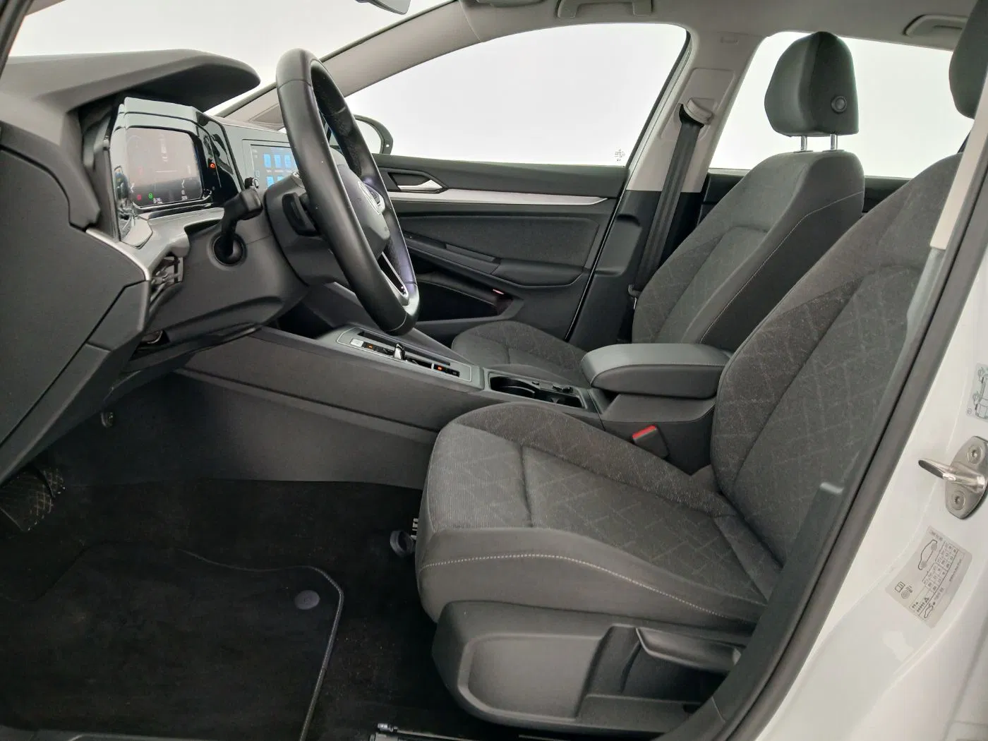 VW Golf VIII Var. 2.0 TDI DSG Life | Bild 10 von 22