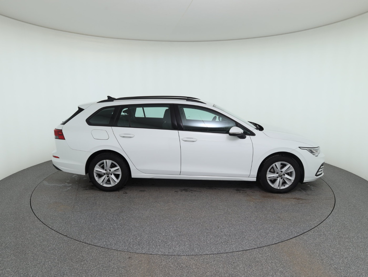 VW Golf VIII Variant 2.0 TDI Life | Bild 5 von 26