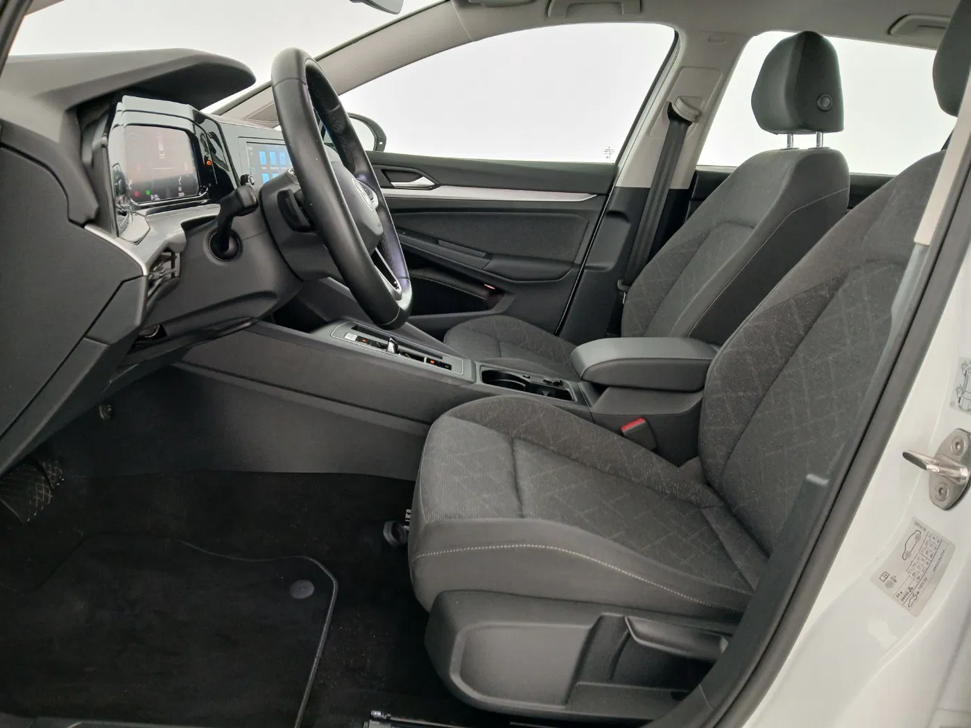 VW Golf VIII Variant 2.0 TDI Life | Bild 14 von 26