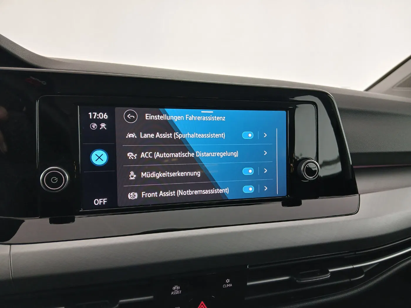 VW Golf VIII Variant 2.0 TDI Life | Bild 20 von 26