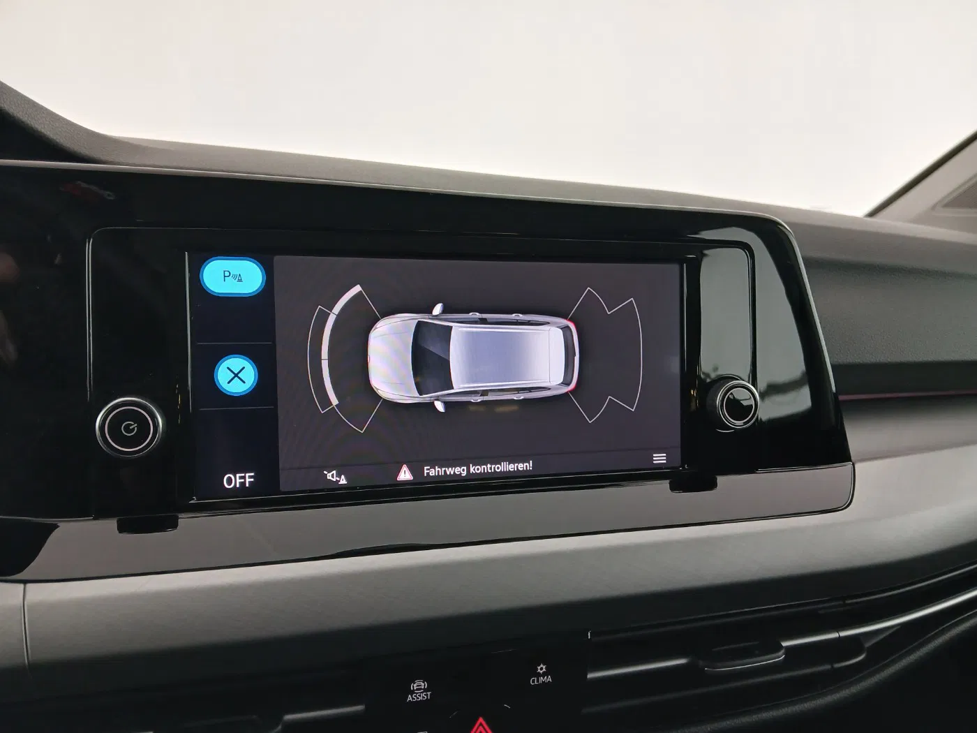 VW Golf VIII Variant 2.0 TDI Life | Bild 21 von 26