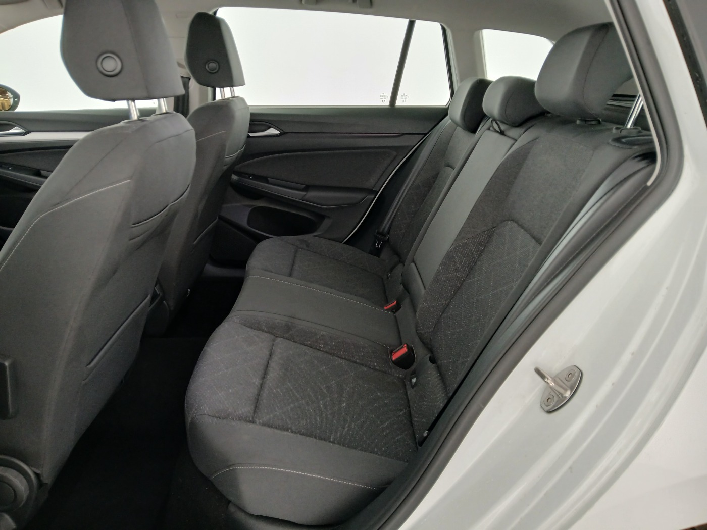 VW Golf VIII Variant 2.0 TDI Life | Bild 25 von 26