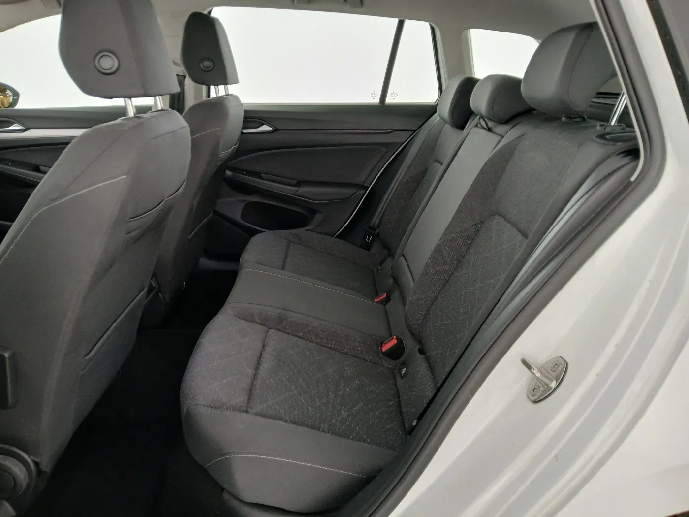 VW Golf VIII Variant 2.0 TDI Life | Bild 25 von 26