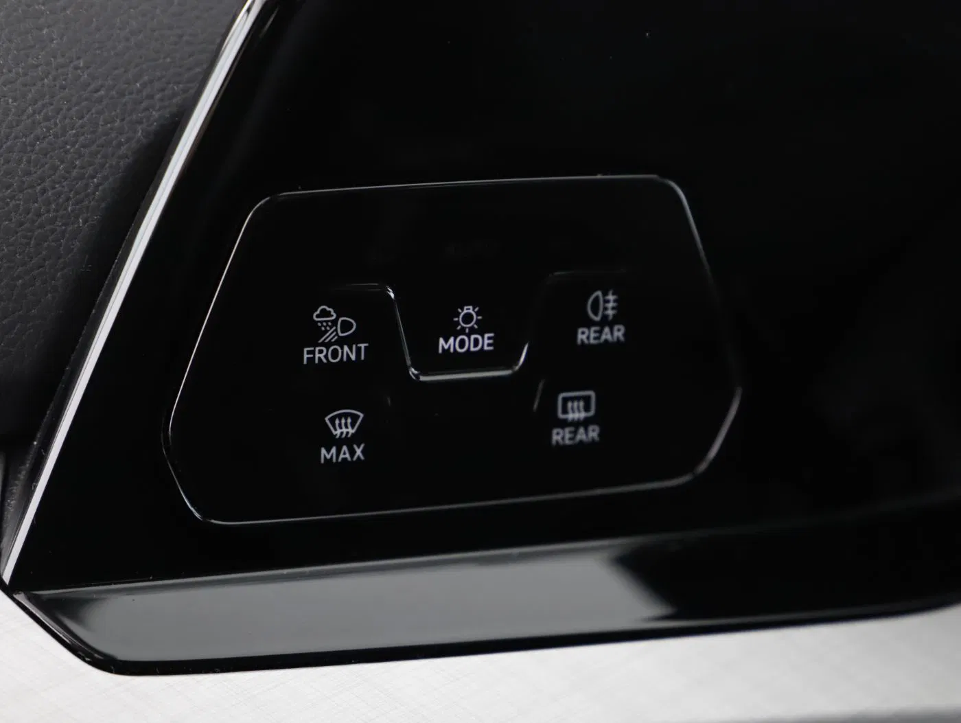 VW Golf VIII Var. 2.0 TDI Life DSG | Bild 13 von 27