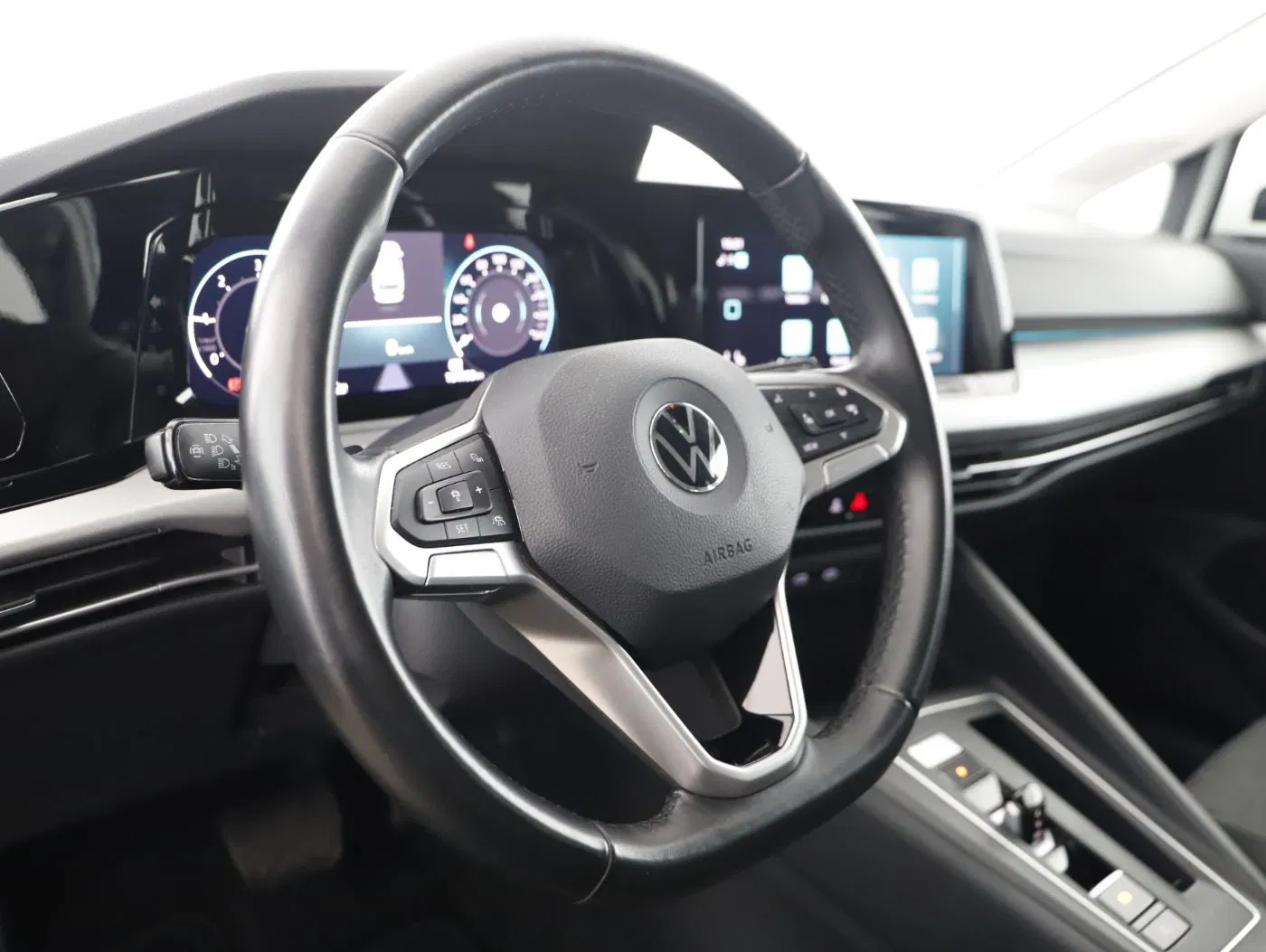 VW Golf VIII Var. 2.0 TDI Life DSG | Bild 17 von 27