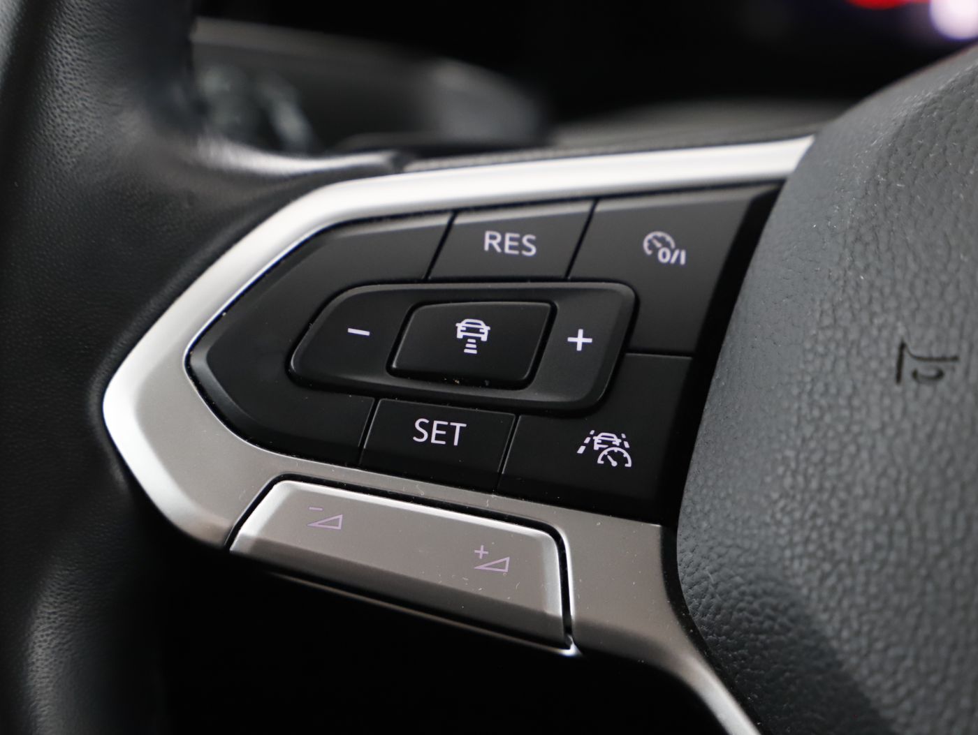 VW Golf VIII Var. 2.0 TDI Life DSG | Bild 18 von 27