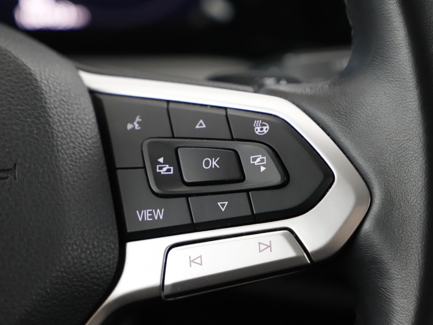 VW Golf VIII Var. 2.0 TDI Life DSG | Bild 19 von 27