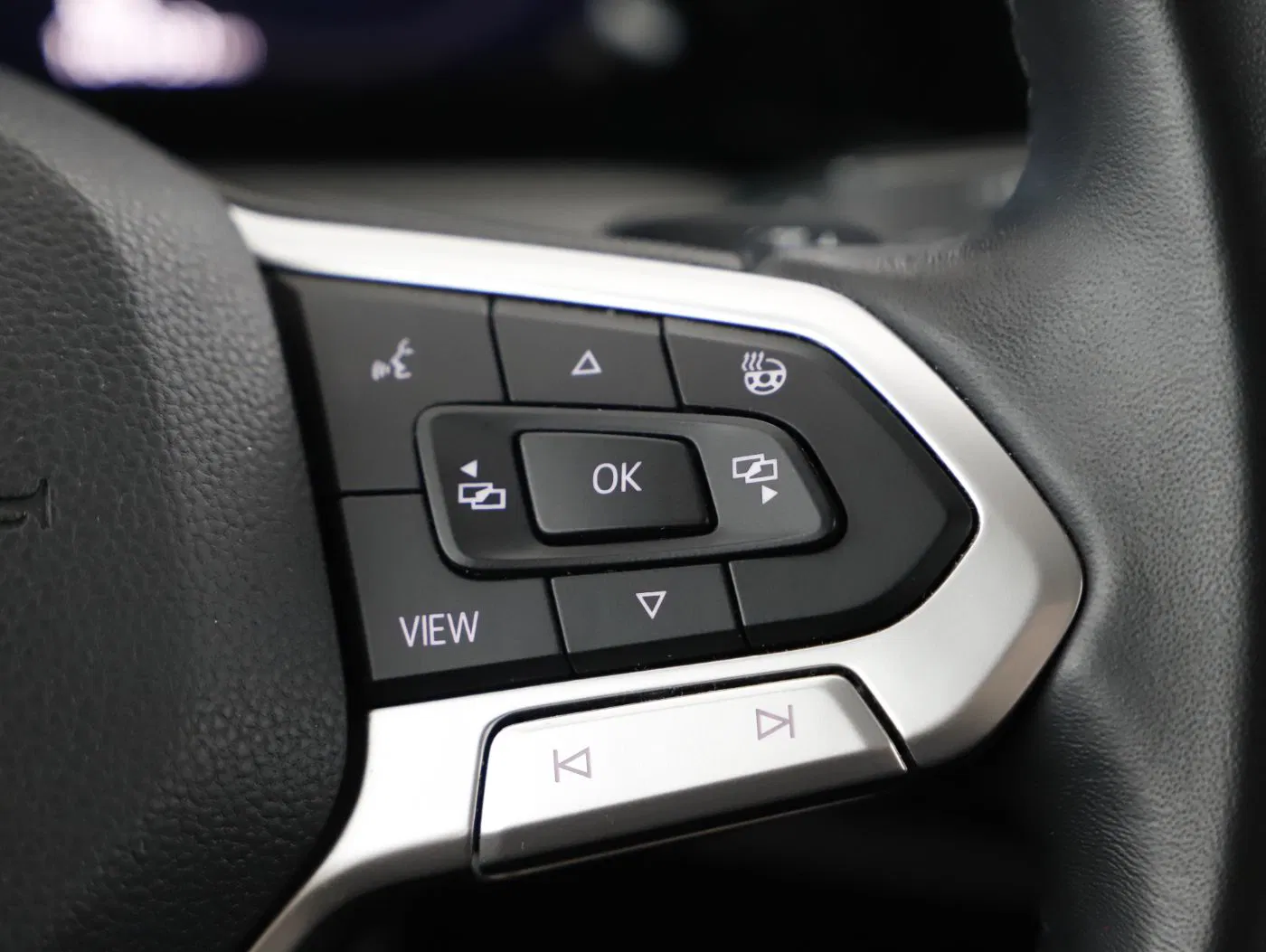 VW Golf VIII Var. 2.0 TDI Life DSG | Bild 19 von 27