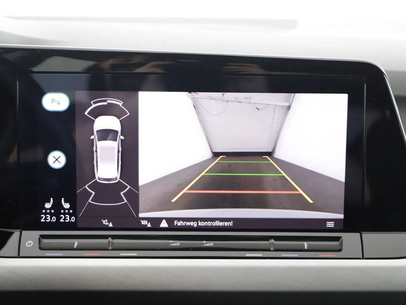 VW Golf VIII Var. 2.0 TDI Life DSG | Bild 22 von 27