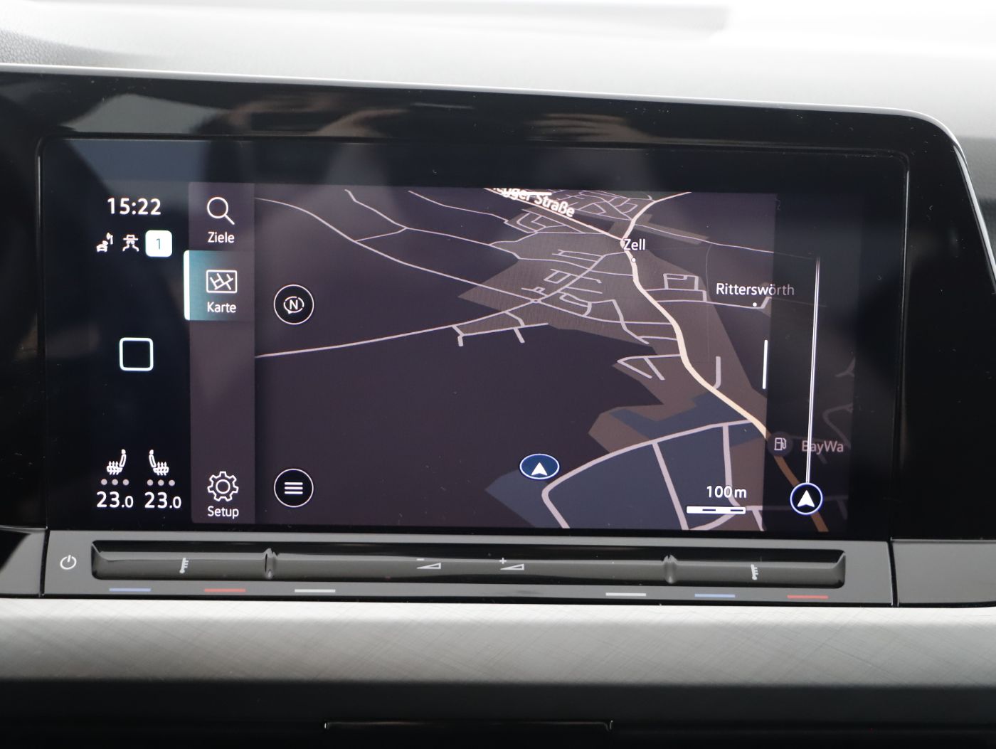 VW Golf VIII Var. 2.0 TDI Life DSG | Bild 23 von 27