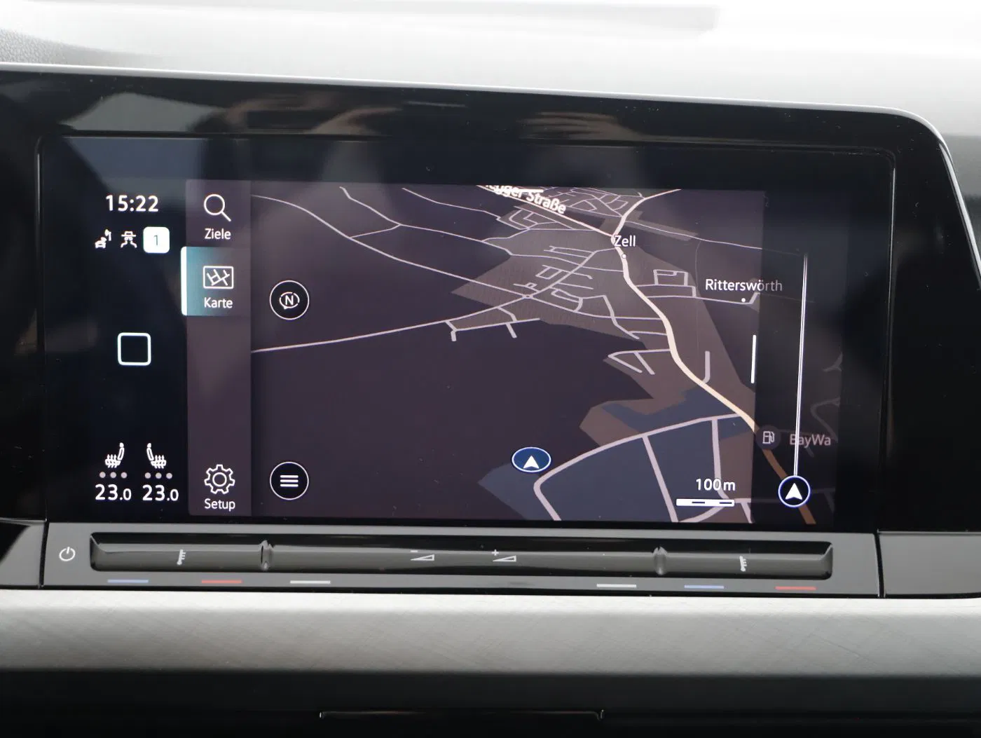 VW Golf VIII Var. 2.0 TDI Life DSG | Bild 23 von 27