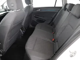 VW Golf VIII Var. 2.0 TDI Life DSG | Thumbnail 25 von 27