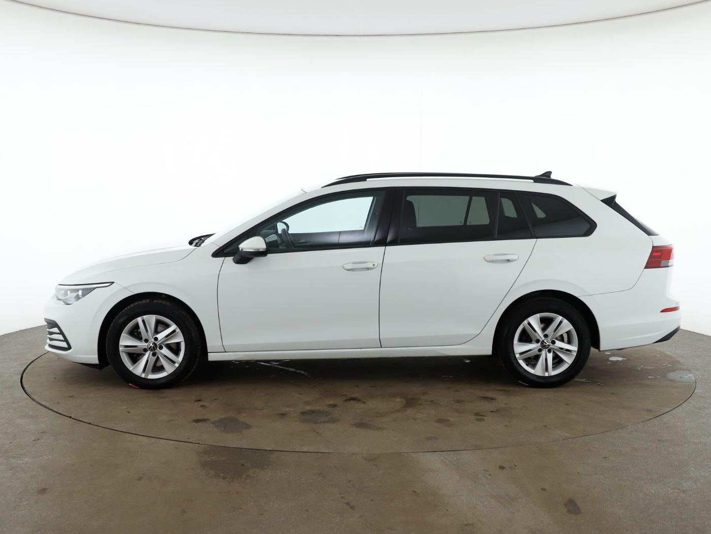 VW Golf VIII Var. 2.0 TDI Life DSG | Bild 9 von 27