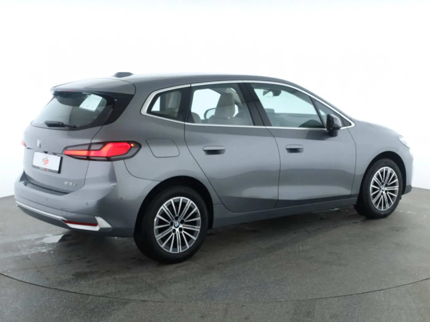 BMW 218d Active Tourer Luxury Line | Bild 3 von 31