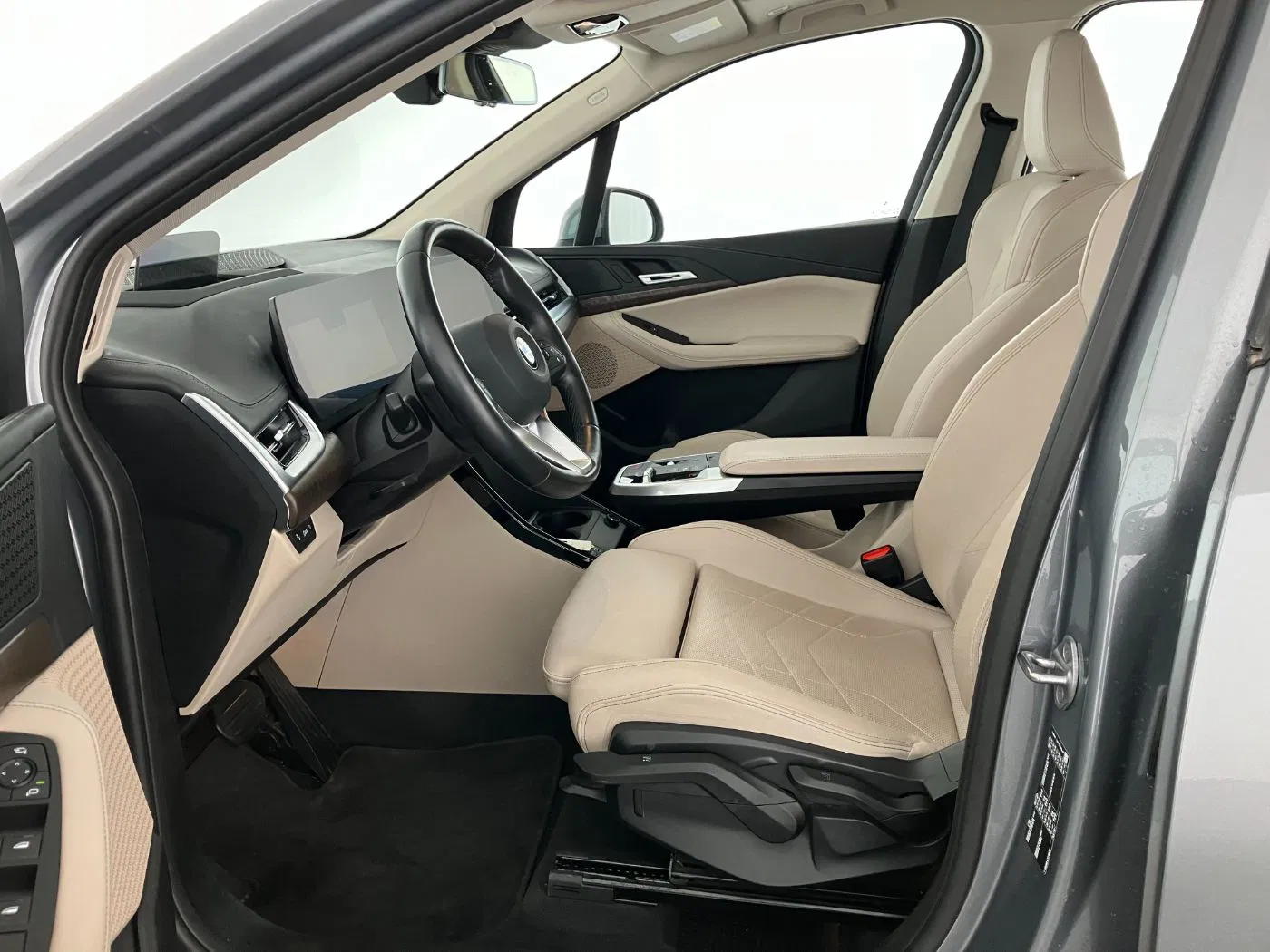 BMW 218d Active Tourer Luxury Line | Bild 7 von 31