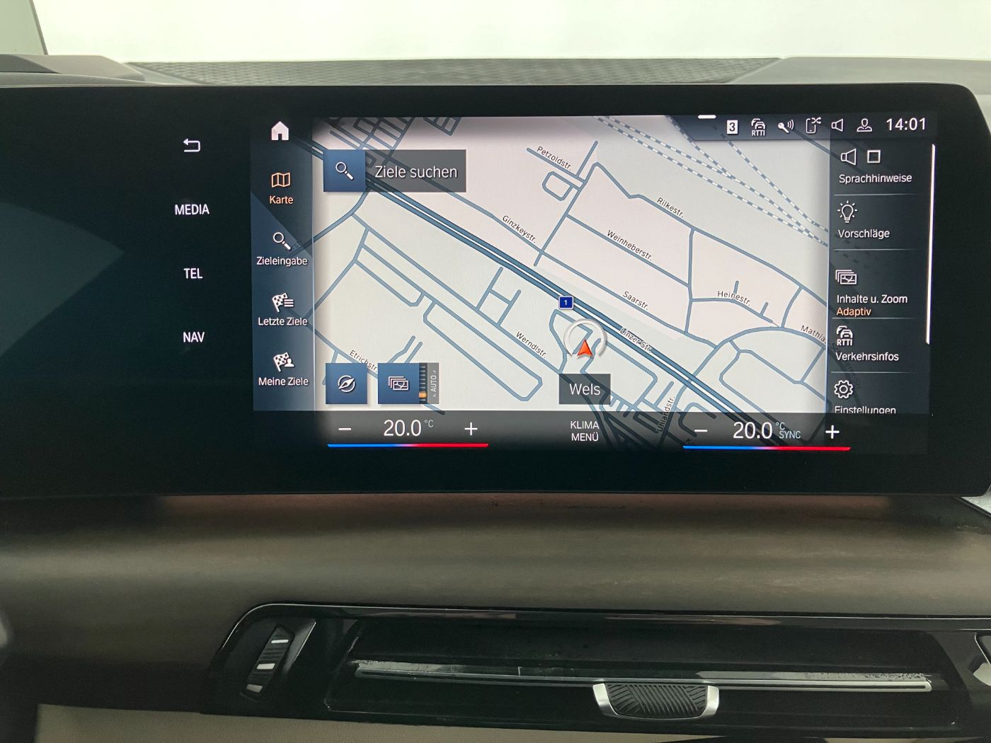 BMW 218d Active Tourer Luxury Line | Bild 17 von 31