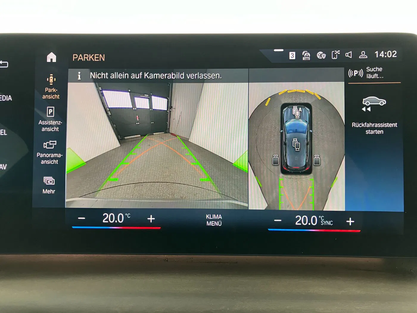 BMW 218d Active Tourer Luxury Line | Bild 18 von 31