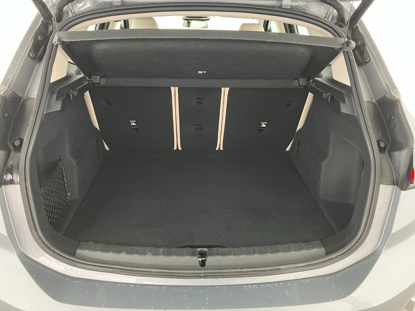 BMW 218d Active Tourer Luxury Line | Bild 22 von 31