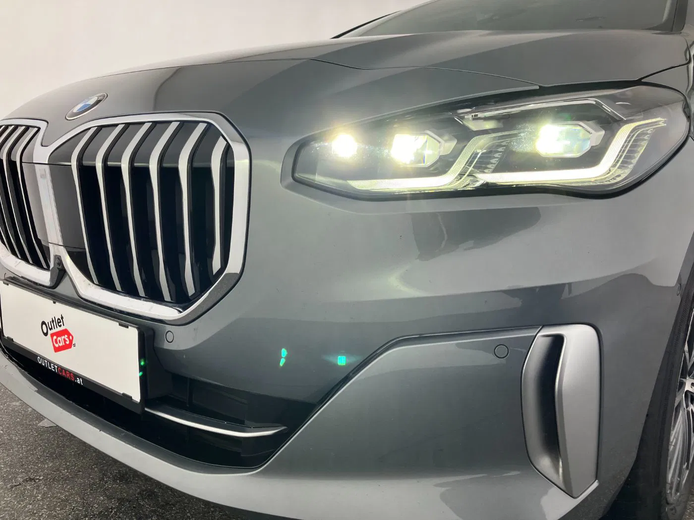 BMW 218d Active Tourer Luxury Line | Bild 23 von 31