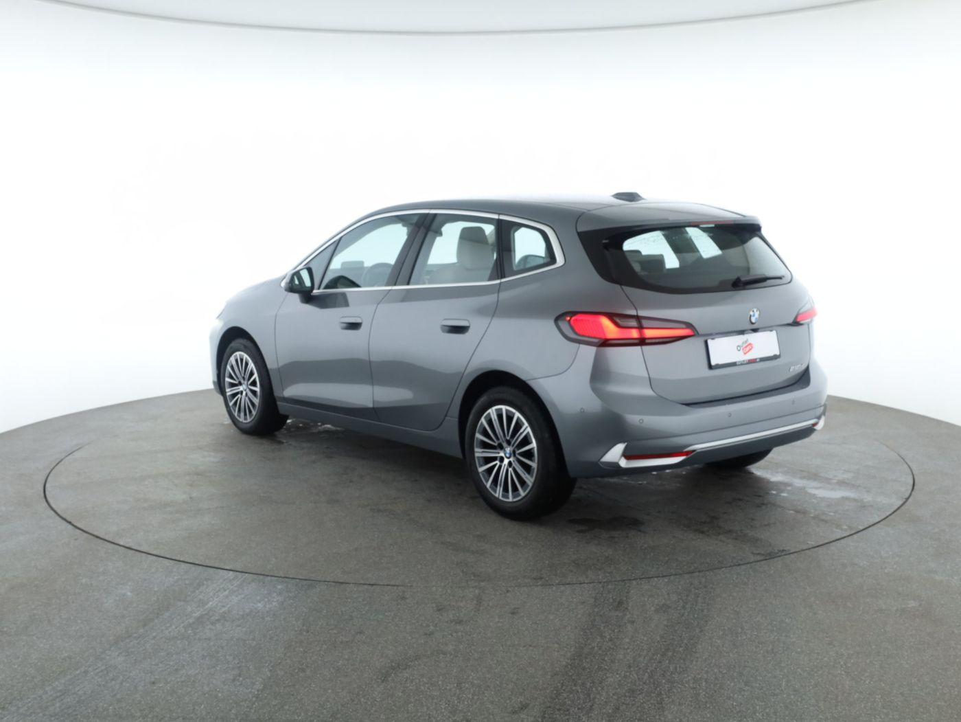 BMW 218d Active Tourer Luxury Line | Bild 30 von 31