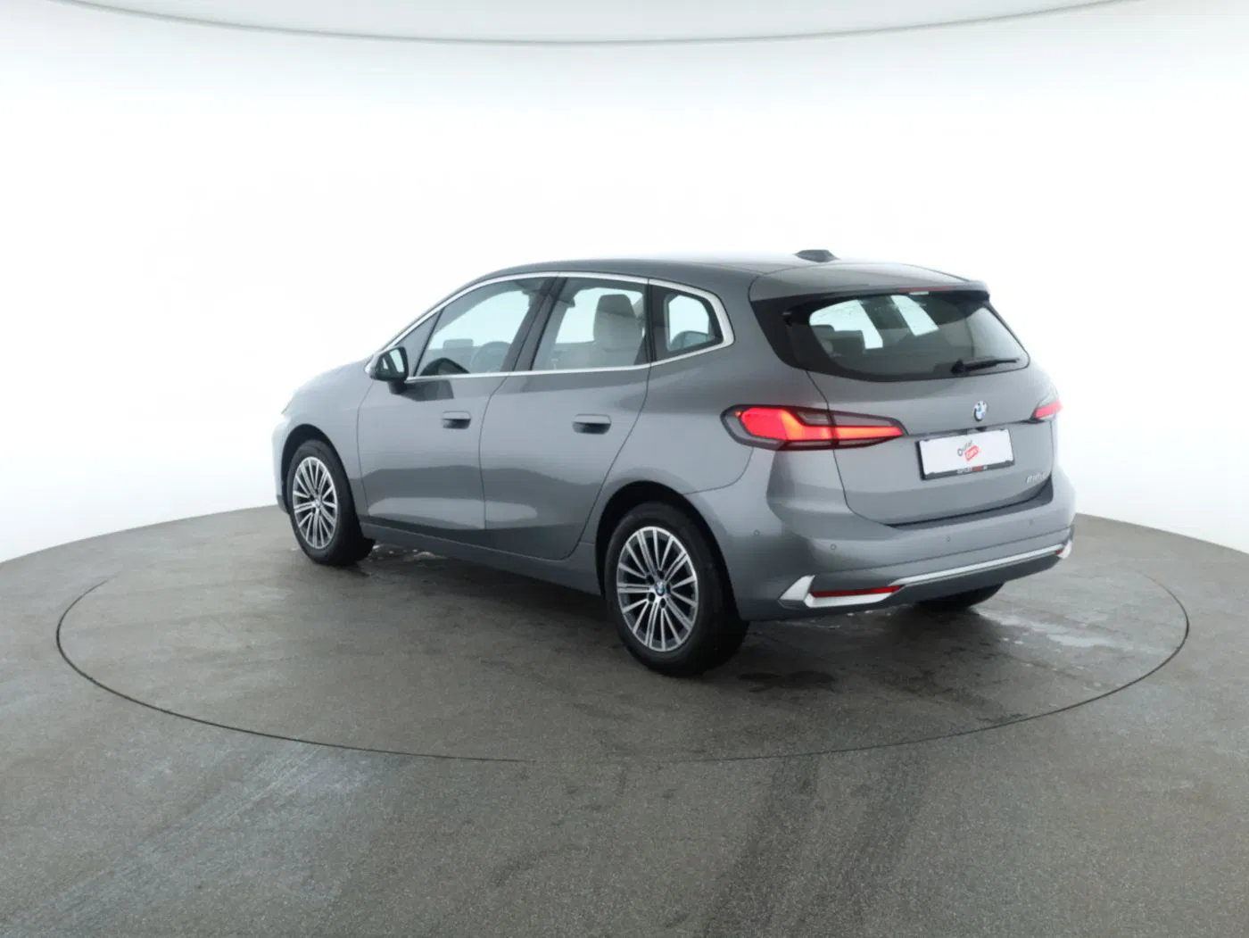 BMW 218d Active Tourer Luxury Line | Bild 30 von 31