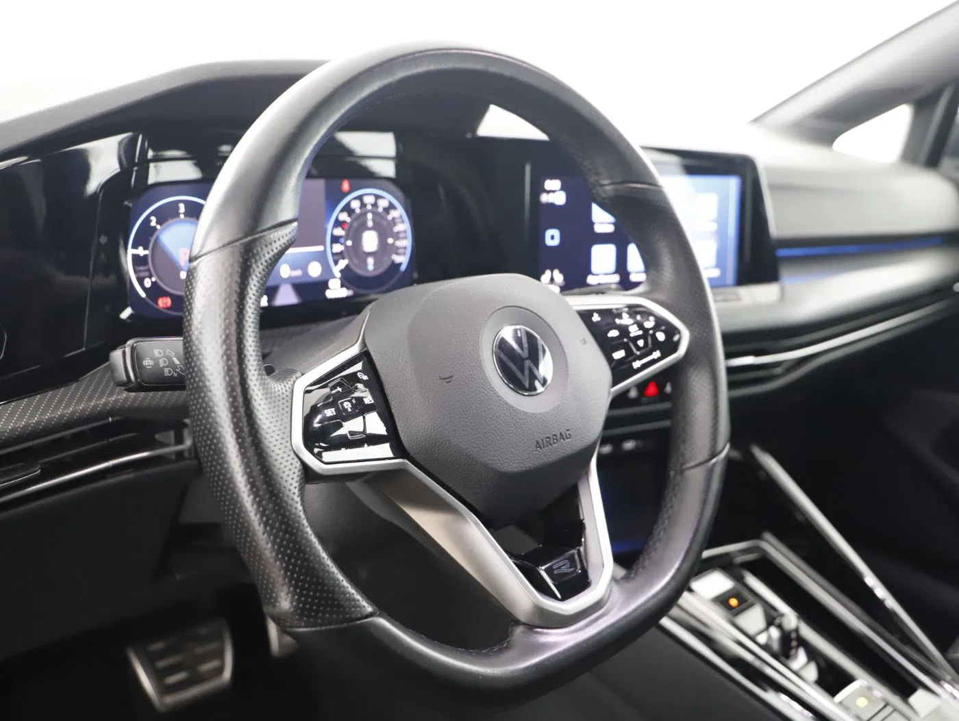 VW Golf VIII Var. 2.0 TDI R-Line DSG | Bild 11 von 24