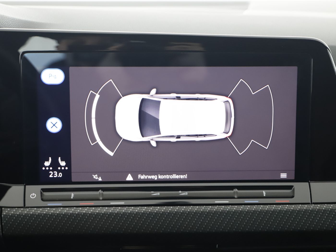VW Golf VIII Var. 2.0 TDI R-Line DSG | Bild 21 von 24