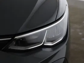 VW Golf VIII Var. 2.0 TDI R-Line DSG | Thumbnail 24 von 24