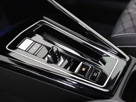 VW Golf VIII Var. 2.0 TDI R-Line DSG | Thumbnail 17 von 24