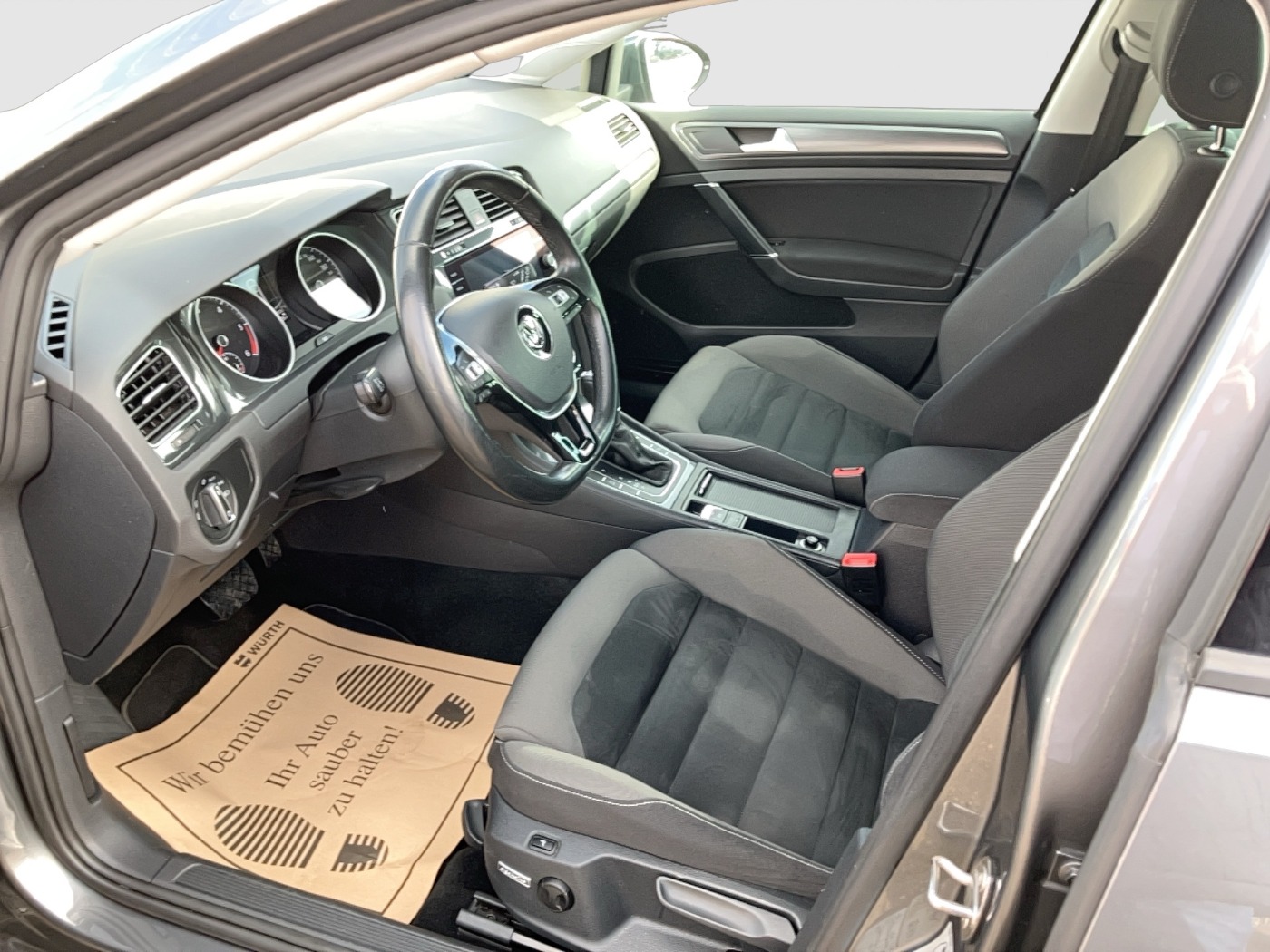 VW Golf VII Variant 1.6 TDI BMT Comfortline | Bild 12 von 29