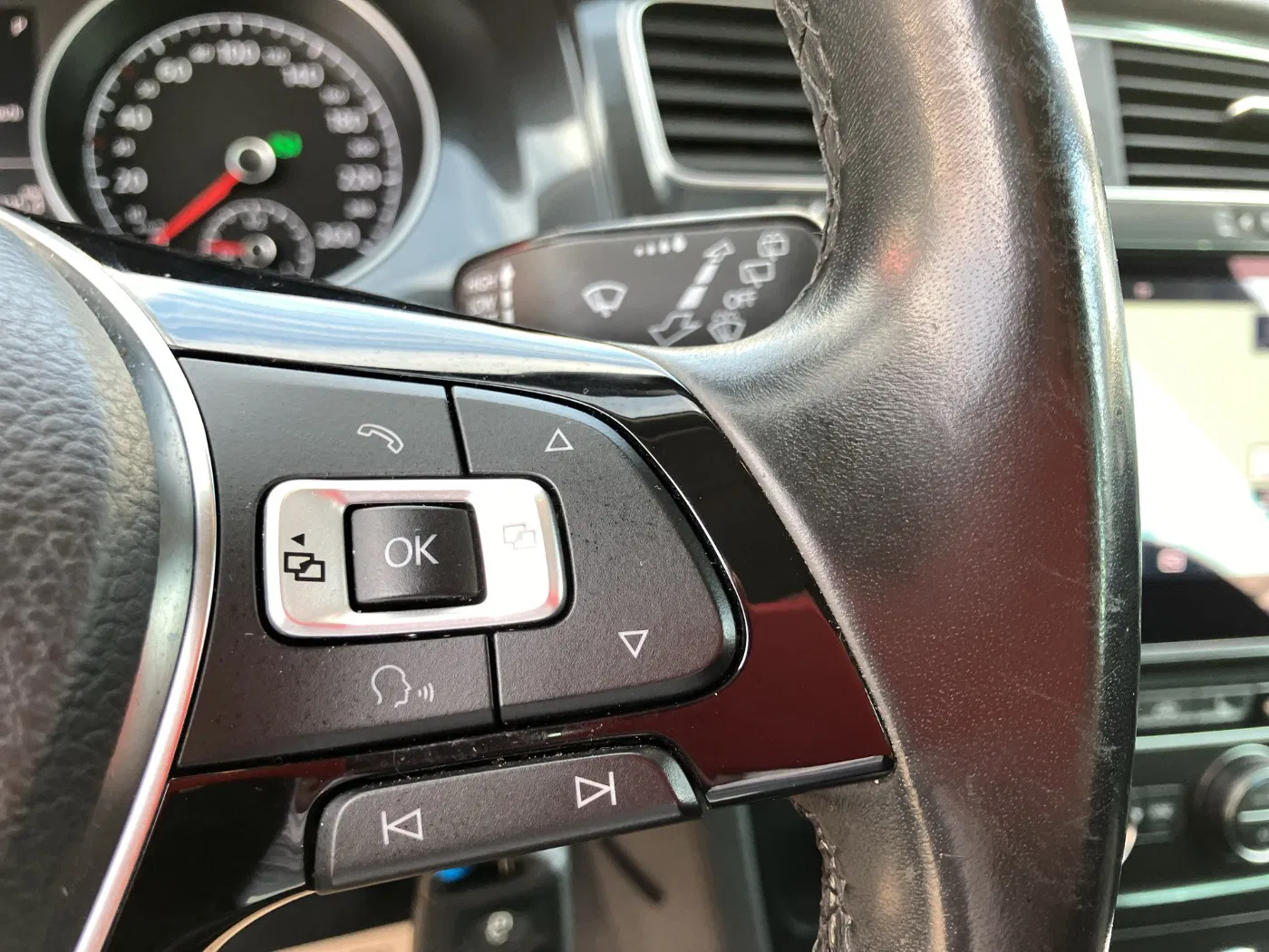 VW Golf VII Variant 1.6 TDI BMT Comfortline | Bild 23 von 29