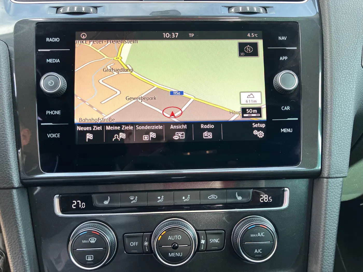 VW Golf VII Variant 1.6 TDI BMT Comfortline | Bild 24 von 29