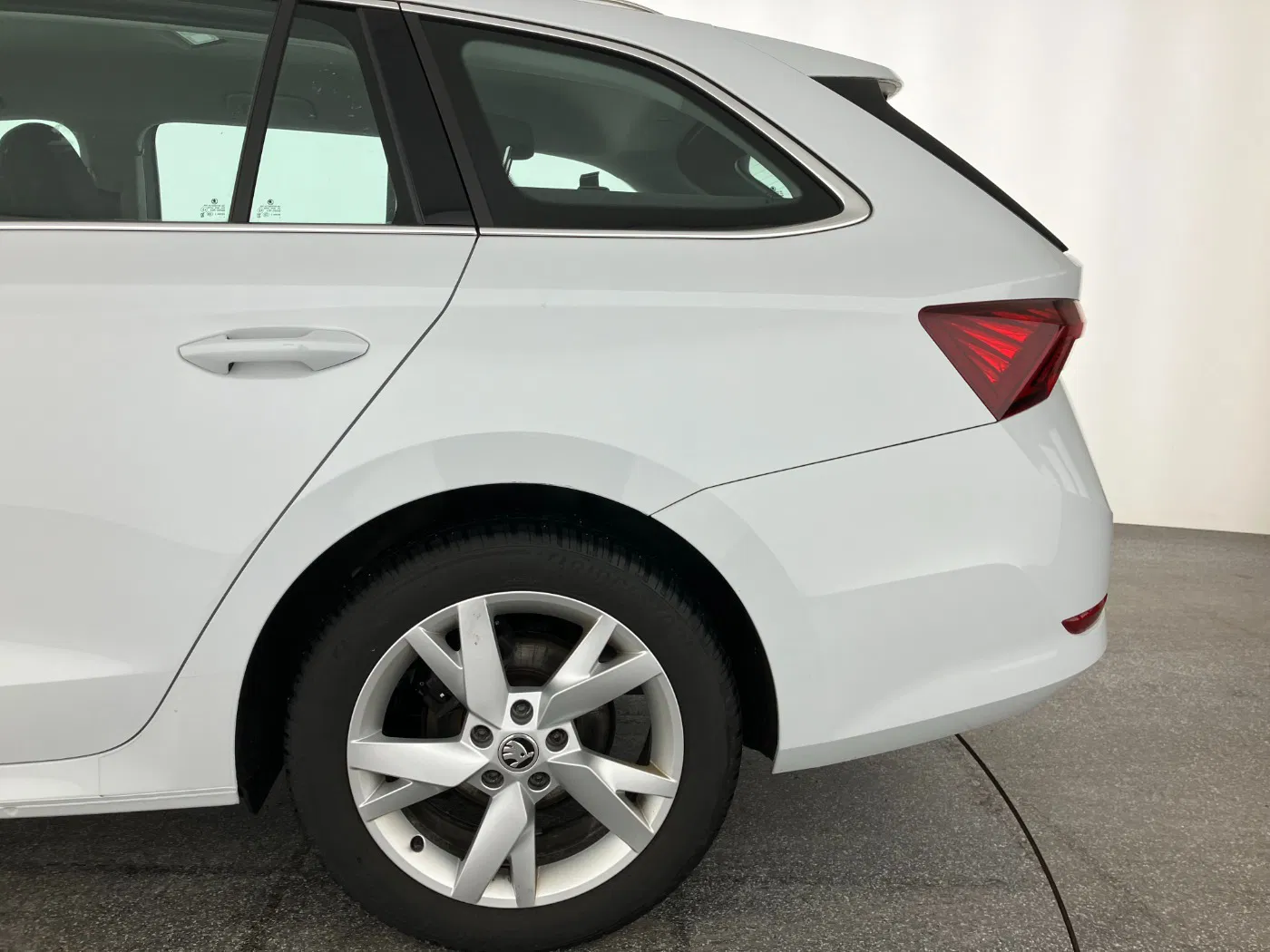 Skoda Octavia Combi 2.0 TDI Style | Bild 25 von 26
