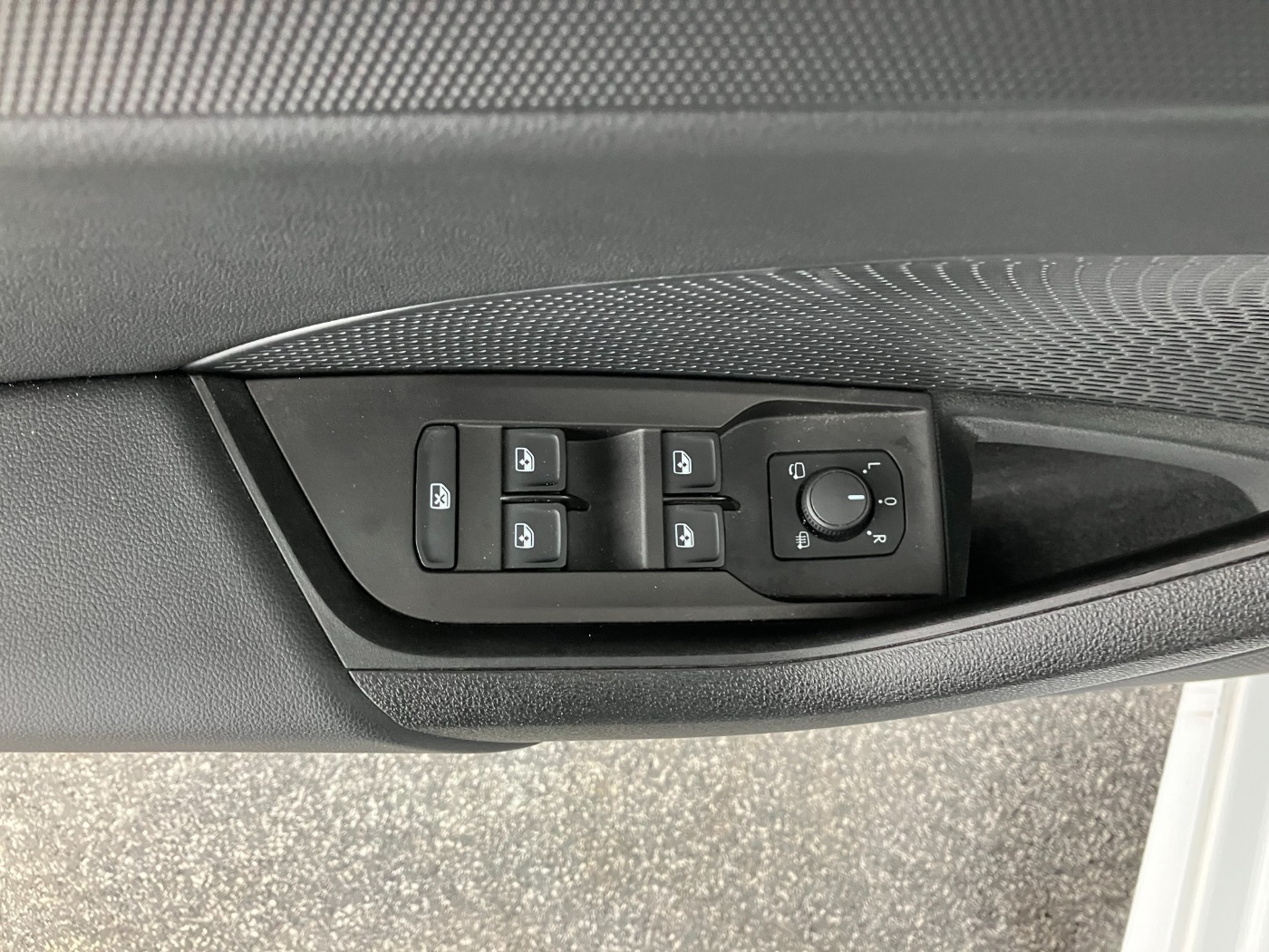 Skoda Octavia Combi 2.0 TDI Style | Bild 11 von 26