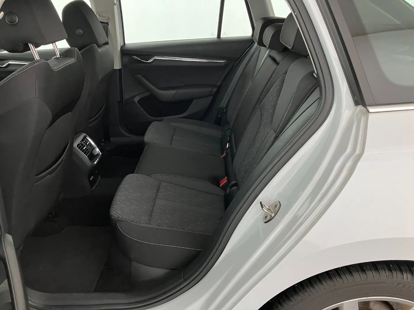 Skoda Octavia Combi 2.0 TDI Style | Bild 20 von 26