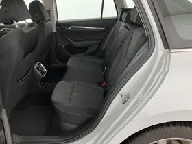 Skoda Octavia Combi 2.0 TDI Style | Thumbnail 20 von 26
