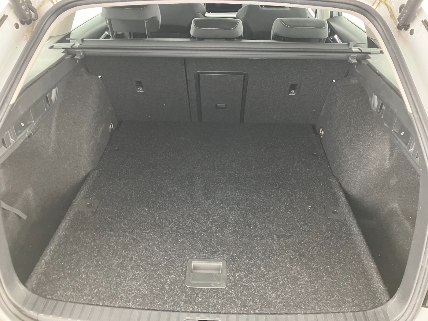 Skoda Octavia Combi 2.0 TDI Style | Bild 22 von 26