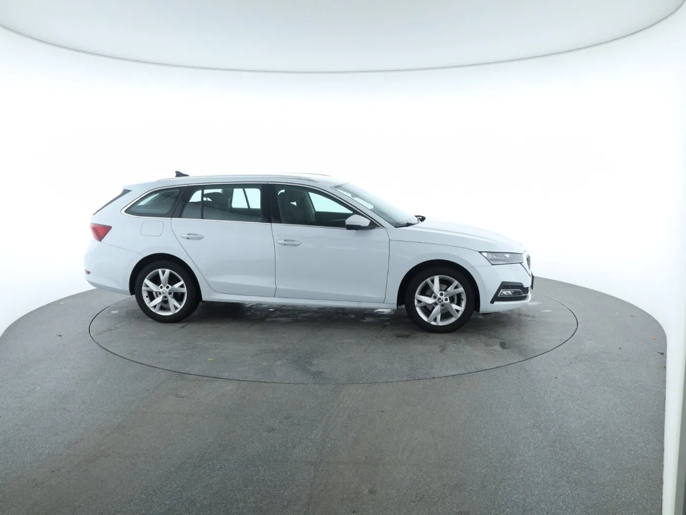 Skoda Octavia Combi 2.0 TDI Style | Bild 8 von 26