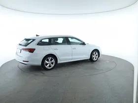 Skoda Octavia Combi 2.0 TDI Style | Thumbnail 7 von 26