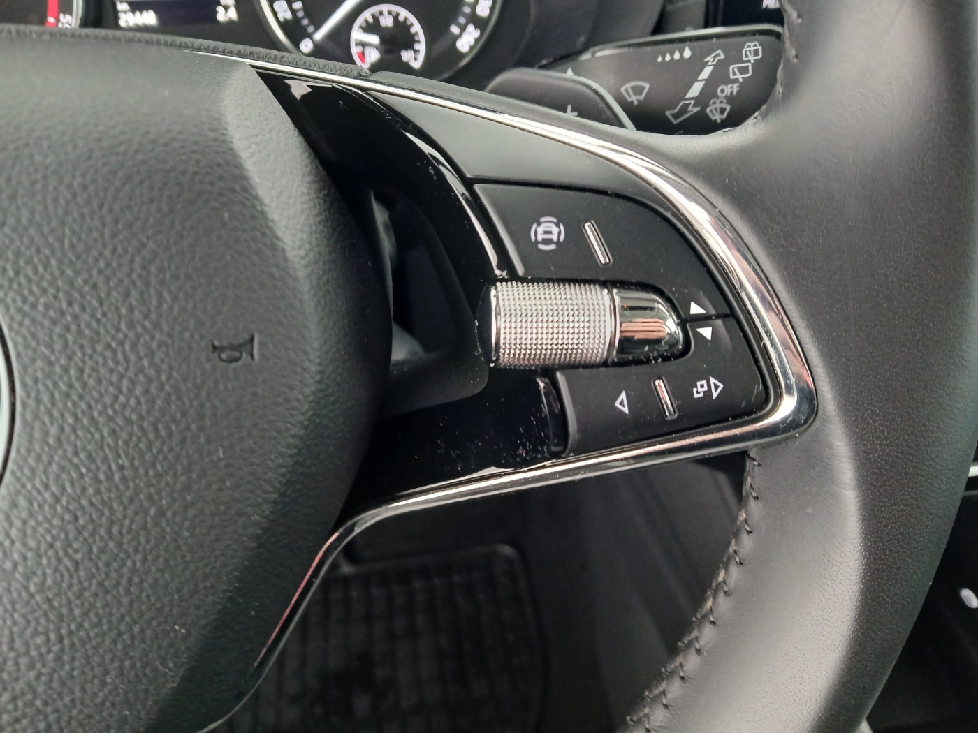 Skoda Octavia Combi 2.0 TDI Ambition | Bild 18 von 29