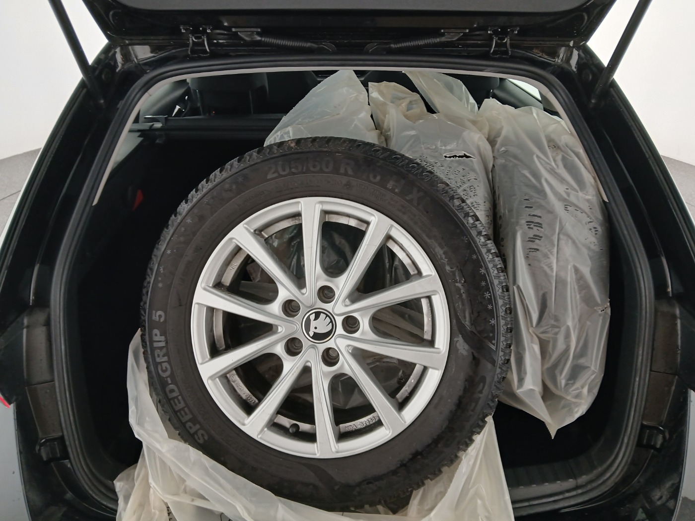 Skoda Octavia Combi 2.0 TDI Ambition | Bild 29 von 29