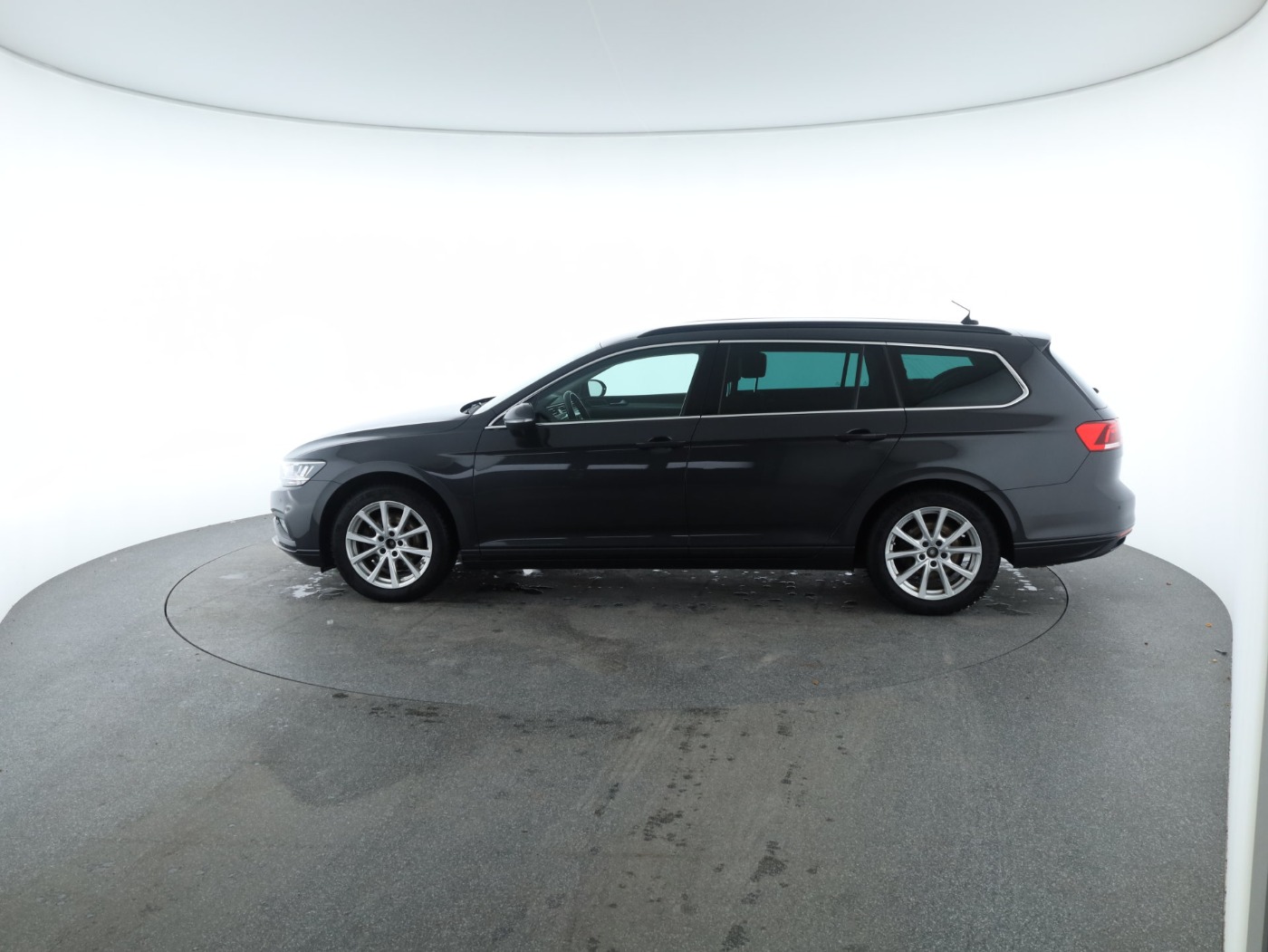 VW Passat Variant 2.0 TDI 4Motion BMT Business | Bild 9 von 27